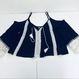 Hollister women’s  black and white top With cold shoulder lace trim‎ Size large